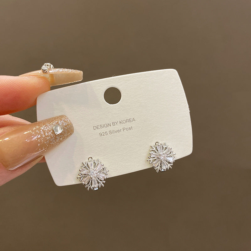 【Cumpărați 1, primiți 1 gratuit】❄ Cercei fulgi de nea cu zircon, de lux, pentru femei