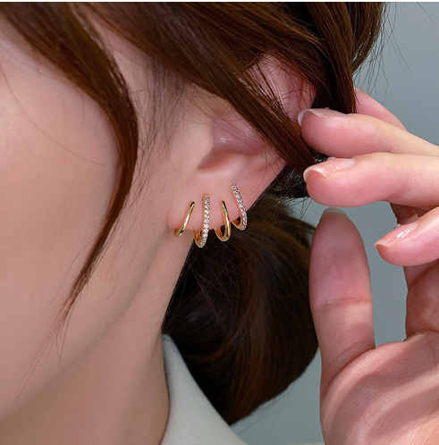 ✨【Kupite 1, dobite 1 gratis】💎2025 Krempljev dizajn s svetlečimi cirkonskimi uhani, eleganten minimalističen slog