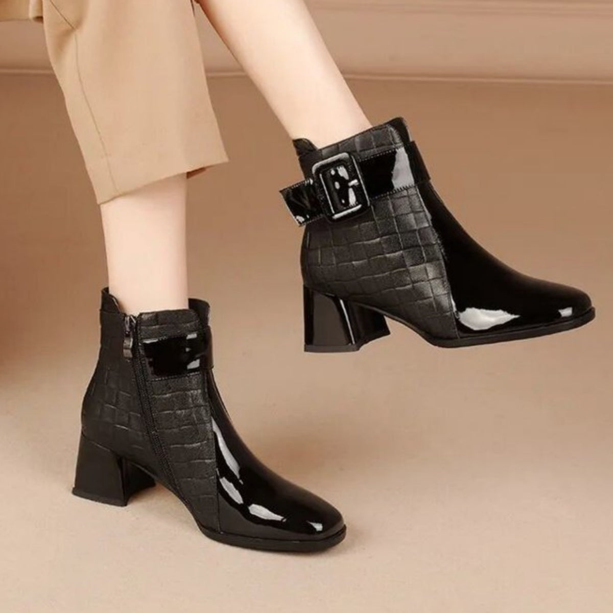 🔥【35–40】🔥Zdaj –50 %! Idealni za jesen in zimo! Elegantni ženski gležnjarji iz prave ovčje kože – moderni, topli in ročno izdelani!