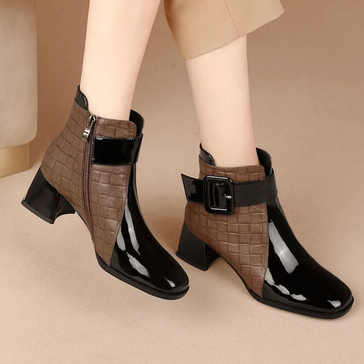 🔥【35–40】🔥Zdaj –50 %! Idealni za jesen in zimo! Elegantni ženski gležnjarji iz prave ovčje kože – moderni, topli in ročno izdelani!