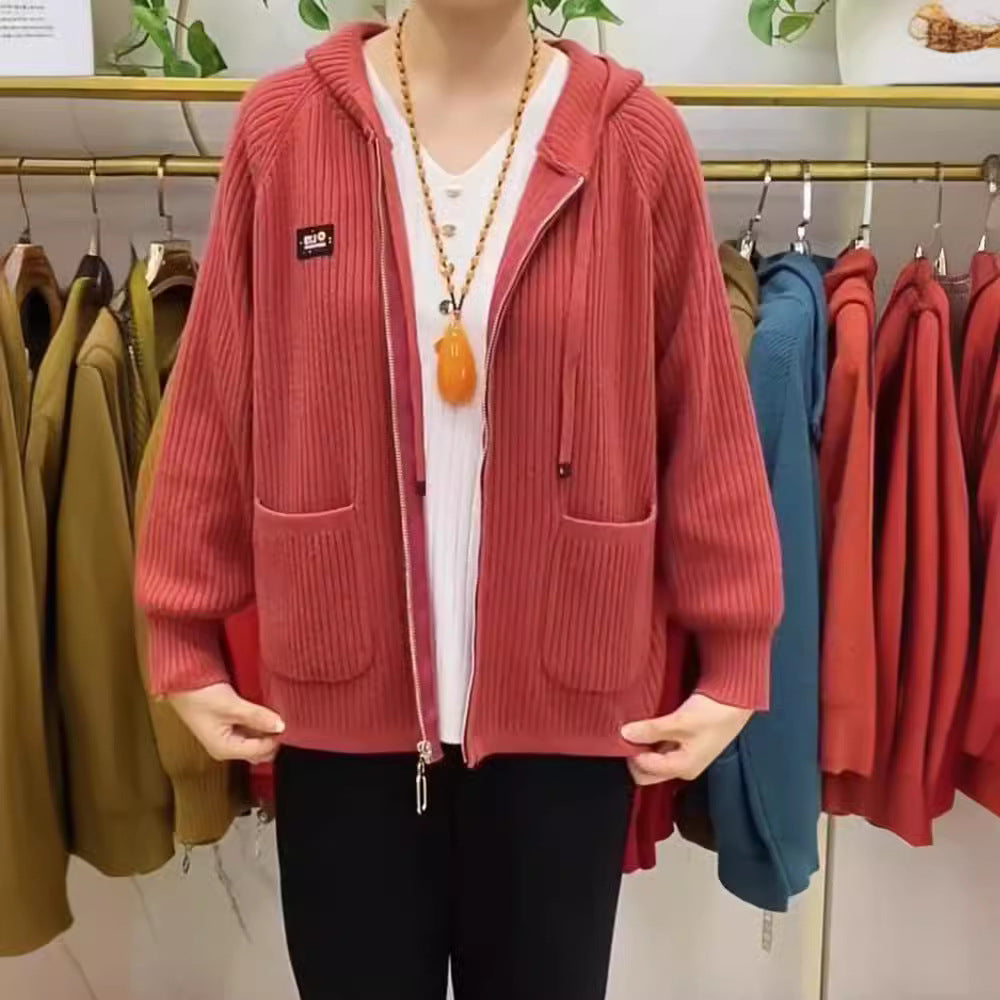 🎉50% отстъпка🎉【Есенна колекция 2025】Дамско ежедневно яке с качулка, вертикални райета и щампа с букви【45-80 КГ】