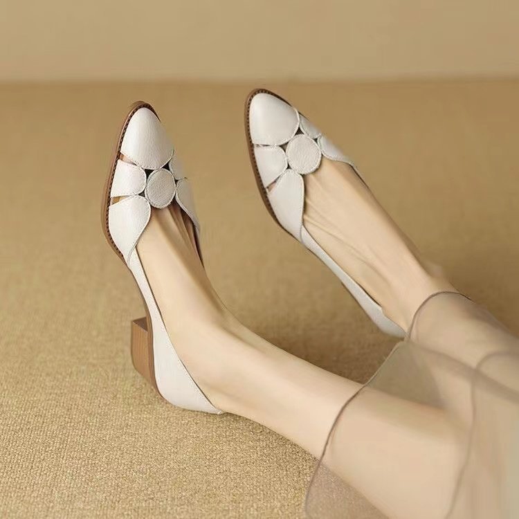 ✨🔥👡【Elegantní】2025 dámské špičaté sandály ručně vyrobené z pravé kůže, neklouzavé a měkké, módní a všestranné