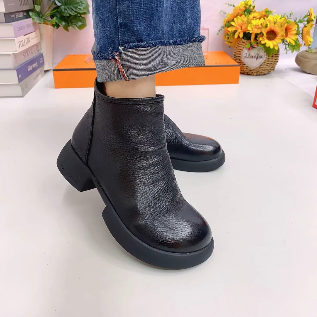 💟【35-40】Podzimní/zimní dámské luxusní boty 2025: Kožený svršek, měkká podešev na platformě, pohodlné a praktické zapínání na zip.