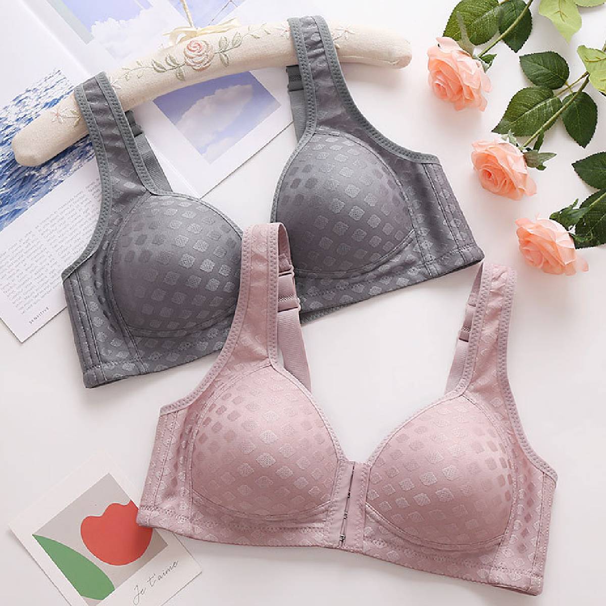 🔥Kupite enega, dobite dva gratis🔥【Komplet 3 kosov】Vrhunski brezšivni push-up modrček, eleganten in udoben, z zapenjanjem spredaj za udobje in praktičnost