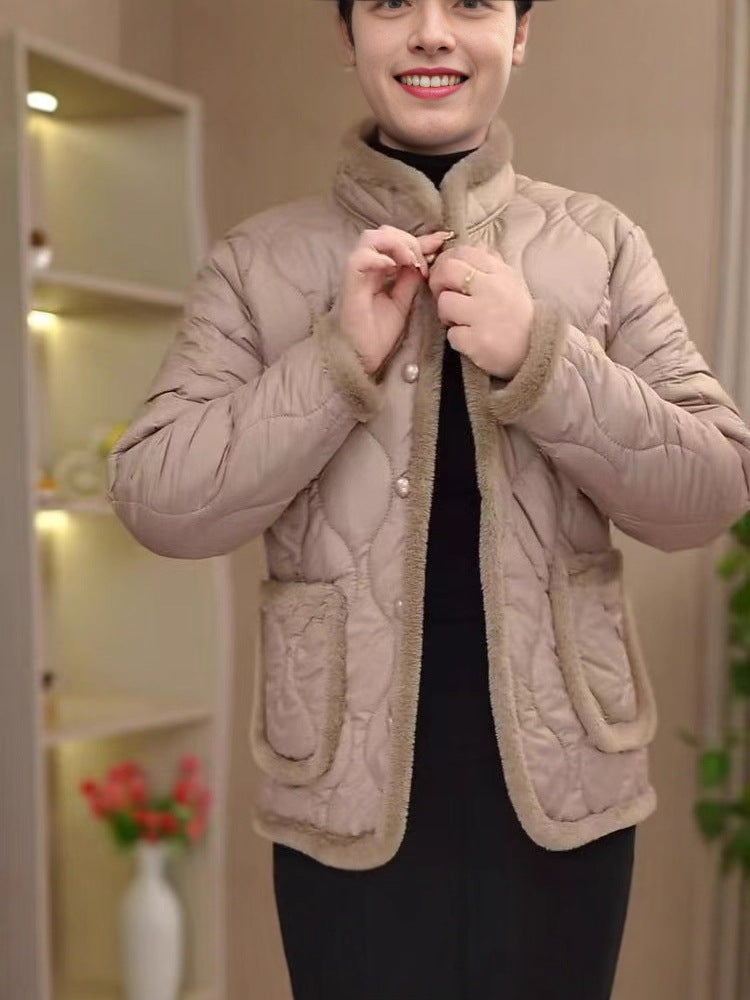 【50% popust】【XL-5XL】Ženski zimski oblazinjen topel plišast plašč z gumbi. Enobarvni, modni.