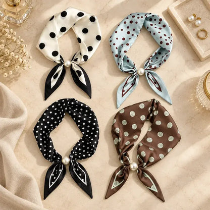 Zestaw 4 wąskich jedwabnych apaszek – elegancja i wyrafinowany styl na wiosnę i lato! Delikatny materiał, uniwersalne zastosowanie, idealne na szyję, do włosów lub jako ozdoba torebki!