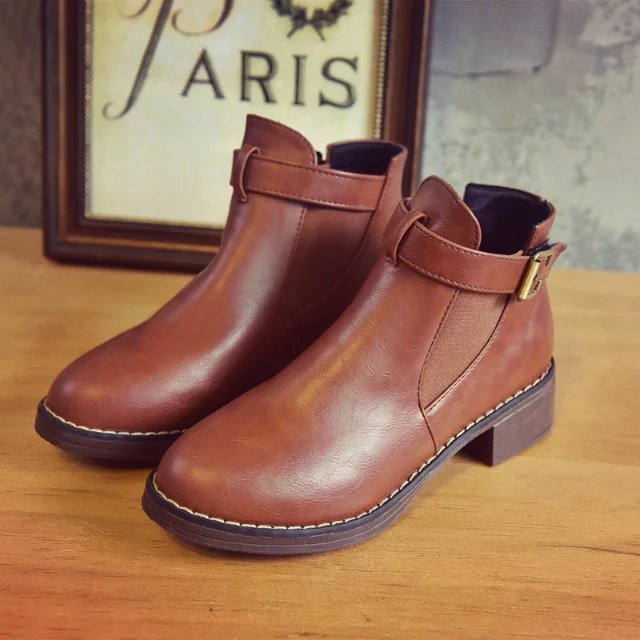 👞【50% sleva】【35-40】Nové krátké kozačky na podzim a zimu 2025 s kulatou špičkou a tlustým podpatkem