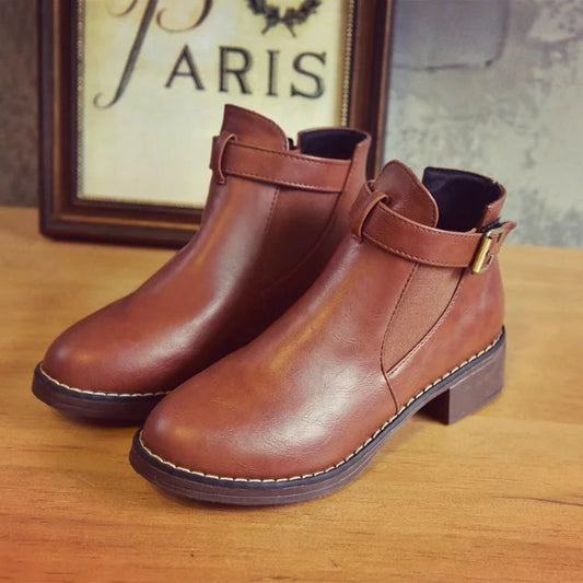 👞【50% sleva】【35-40】Nové krátké kozačky na podzim a zimu 2025 s kulatou špičkou a tlustým podpatkem