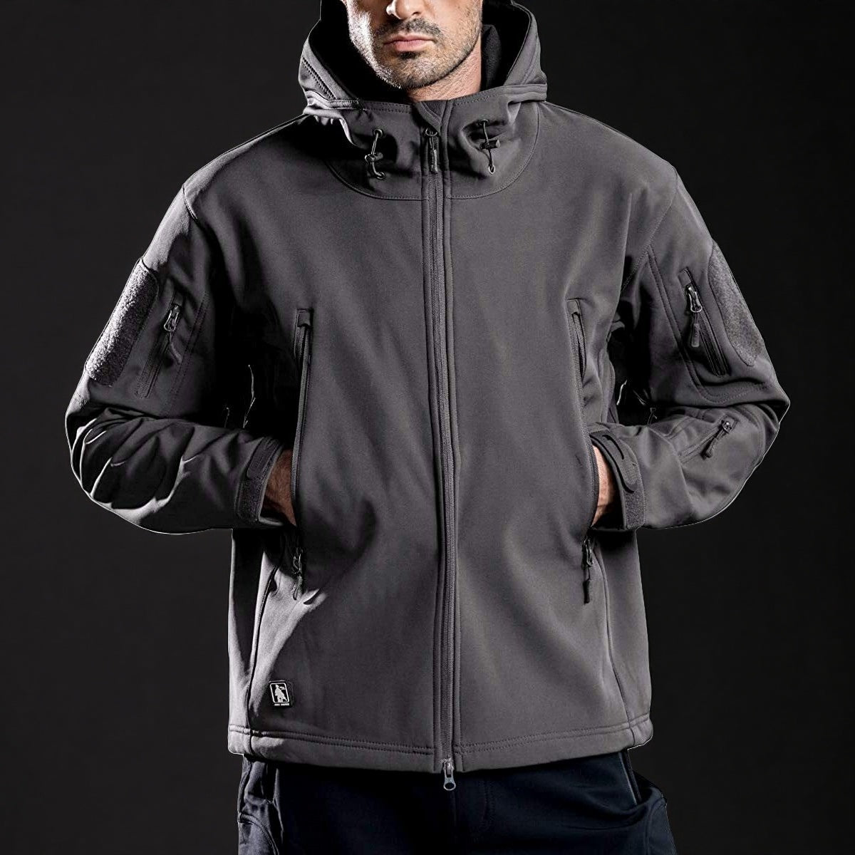 🧥🔥【50 % popust】Vodoodporna in vetrovno odporna jakna s kapuco za jesen/zimo 2025 – Idealna za aktivnosti na prostem