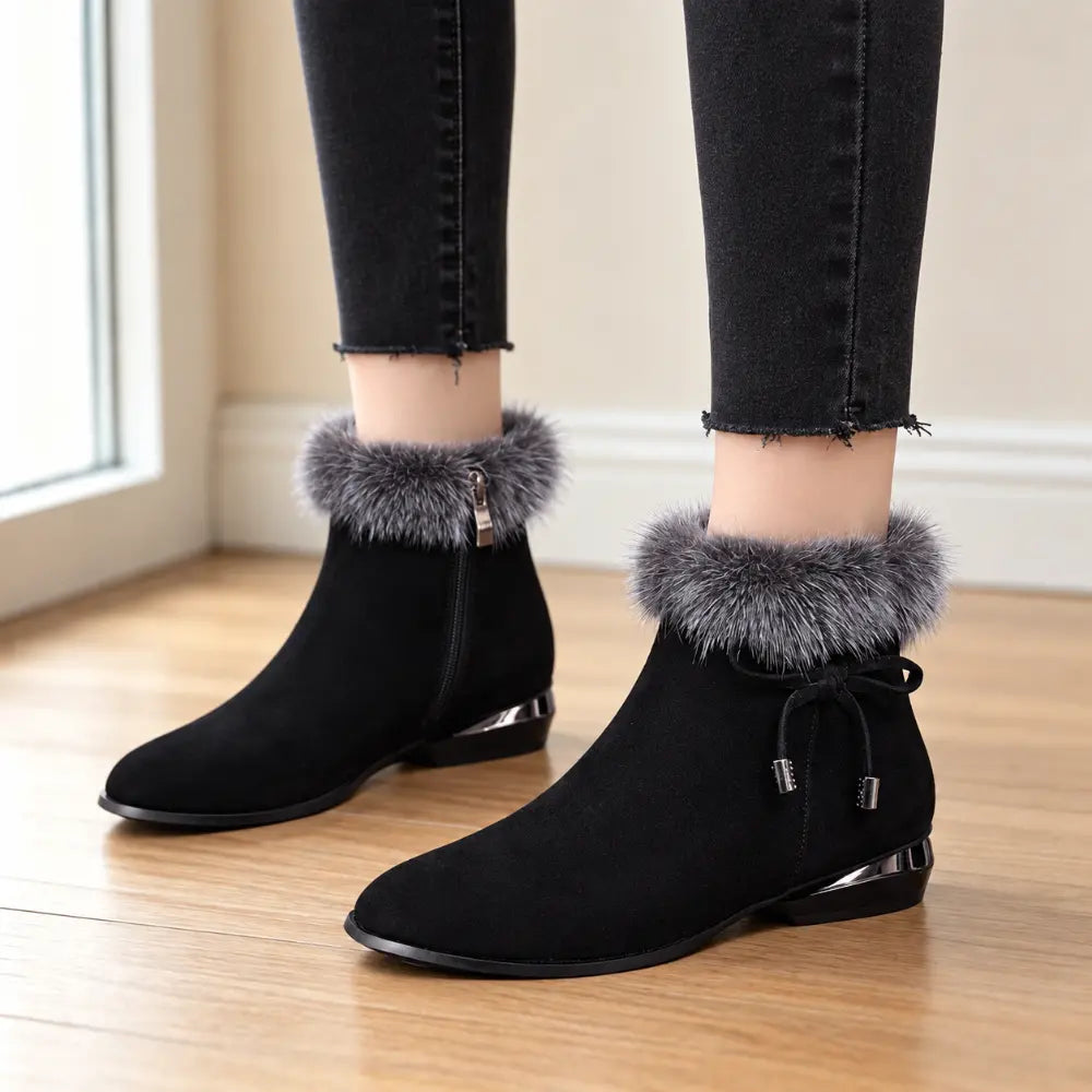 😍😍【35-41】Damskie botki na średnim obcasie, z okrągłym noskiem, wykonane z miękkiej czarnej skóry.