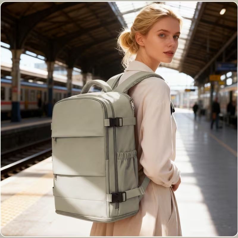 🎒Tento nový multifunkční pracovní batoh je vhodný pro studenty, kteří navštěvují výuku, ale i pro krátké služební cesty a cestování. Má velkou kapacitu.