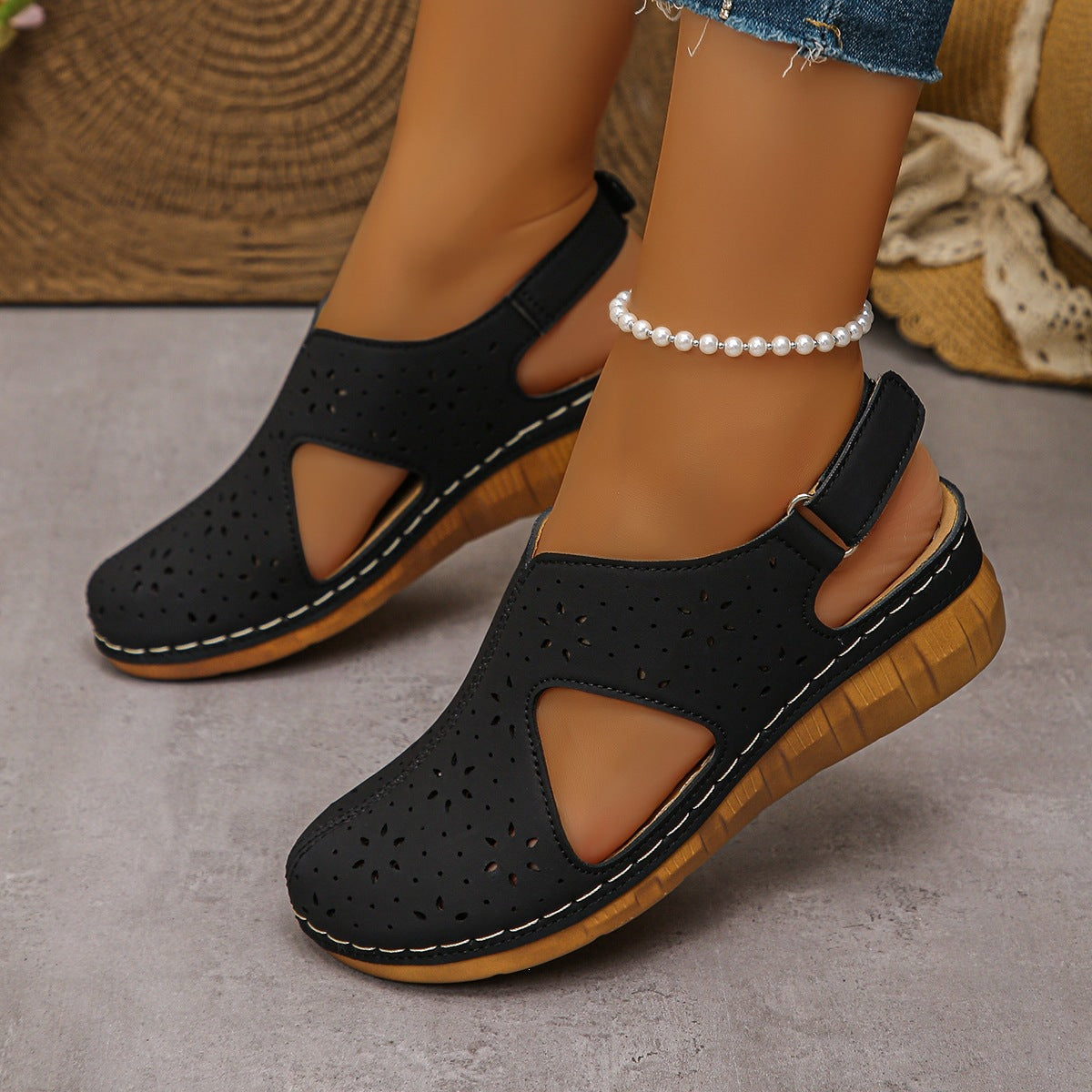 👡50% de descuento✨✨【36-43】Nuevas sandalias de verano de talla grande para mujer, con puntera cerrada calada, suela gruesa, cierre de velcro y cuña ligera.✅Pago contra entrega ✅2 artículos con un 70% de descuento.