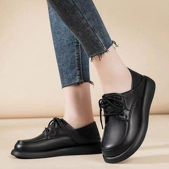 【50 % popust】【35-40】Visokokakovostni usnjeni čevlji za prosti čas z vezalkami in debelim podplatom