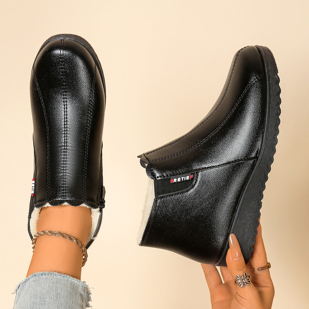 【50% sleva】【35-41】Nové dámské zimní kožené boty s fleecovou podšívkou, protiskluzové, s měkkou podrážkou a nepromokavou úpravou